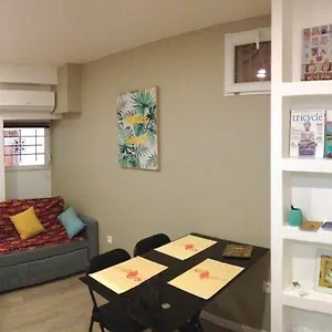 2 Pièces Au Coeur Du Quartier Branché Du Port Appartement Nice